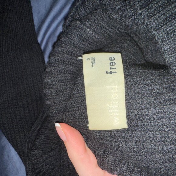 Wilfred Aritzia Mirano Wool Turtleneck Sweater S Black Ribbed Knit Minimalist - Picture 6 of 6